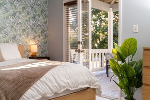 3 Schlafzimmer, Schreibtisch, Bügeleisen/Bügelbrett, Reisekinderbett