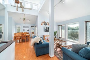 Smart TV - Point Oasis|Golf Cart·The Point Beach·Sleeps 7·EI (Emerald Isle)