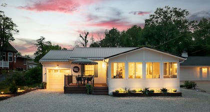 FALL SALE! Private Lakefront | Kayaks |Bikes