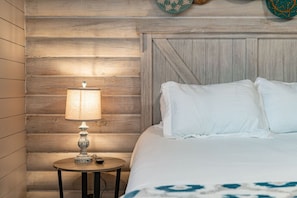 4 bedrooms, desk, free WiFi, bed sheets