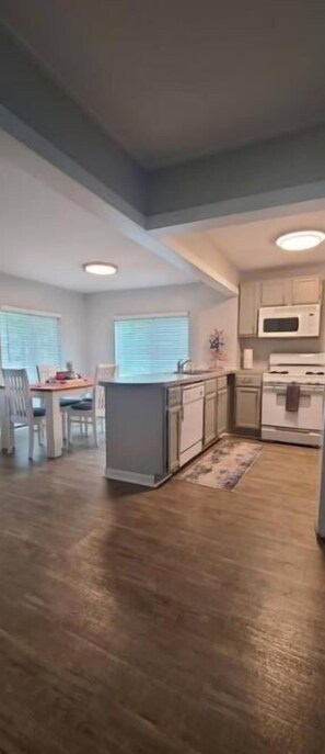 مستلزمات طهي/أطباق/أوعية، مناشف ورقية