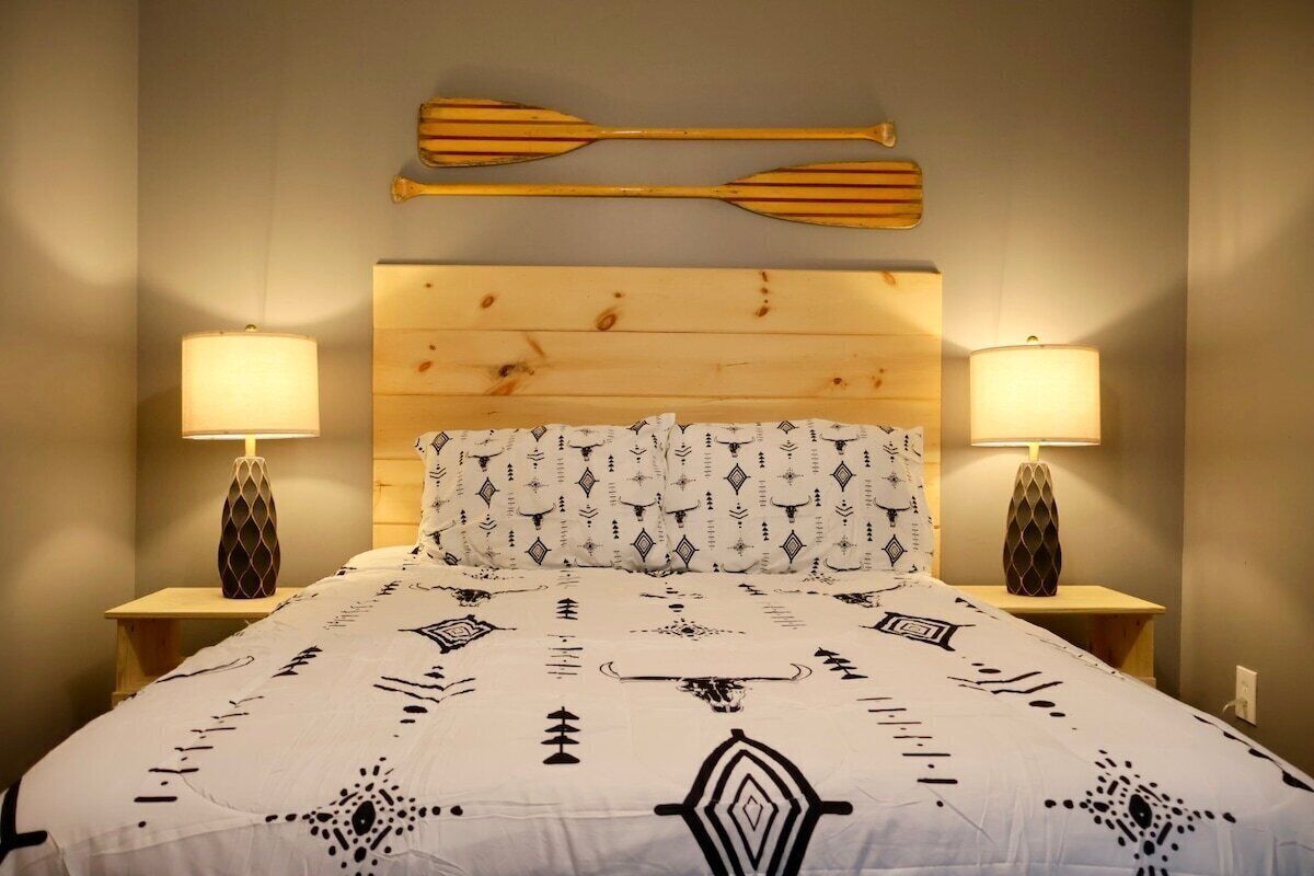 2 bedrooms, WiFi (free), bed sheets