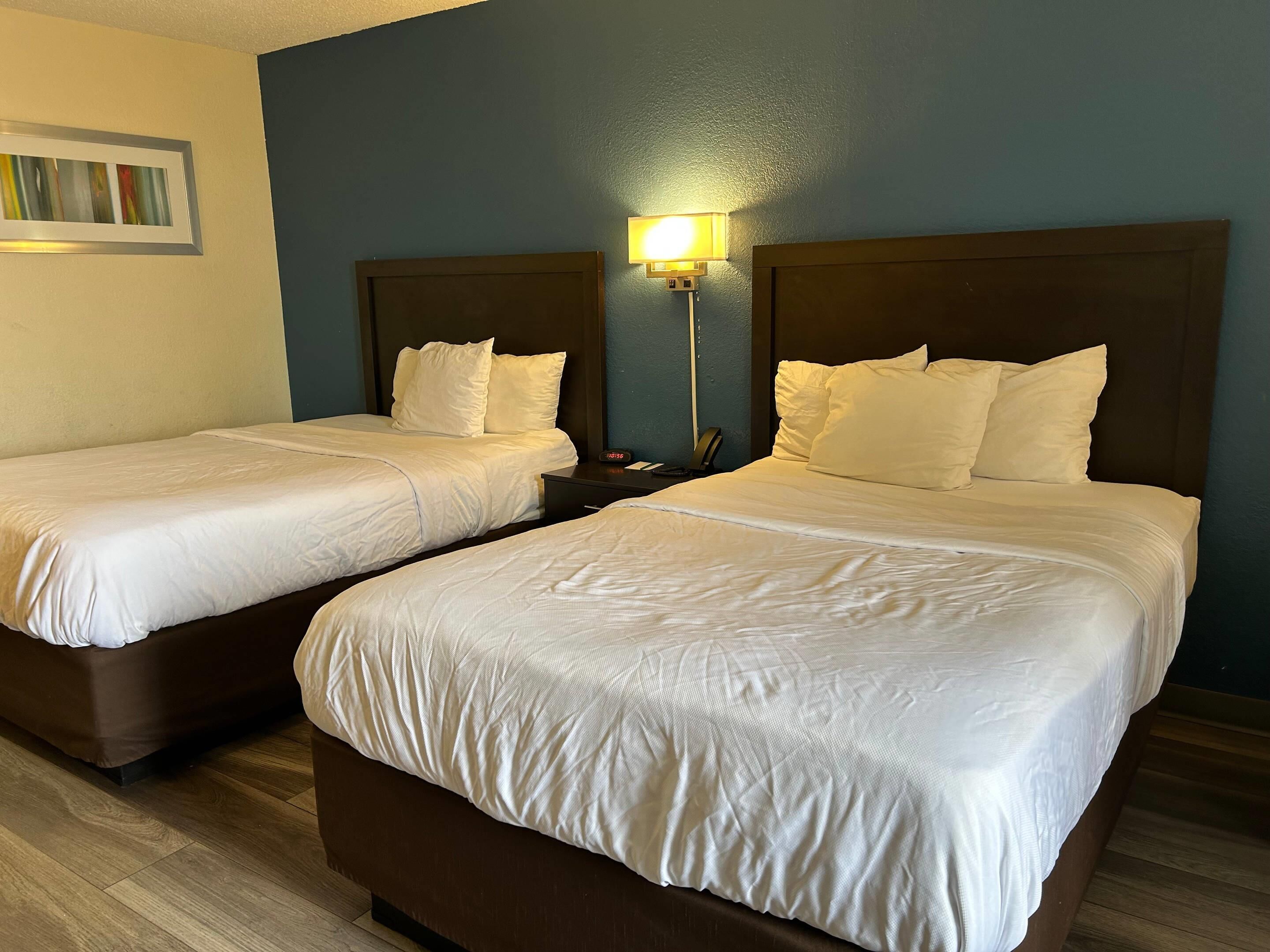 Laptop workspace, iron/ironing board, free WiFi