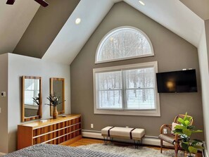 5 bedrooms, iron/ironing board, travel cot, WiFi