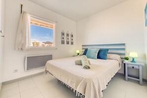 Apartment | 1 bedroom, iron/ironing board - Apartment in Roses by the Waterfront (Roses)