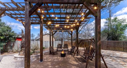 Near Downtown~Walk to Main St~River House~Firepit