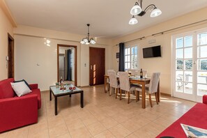 Dining - Nick&Debbie's two-storey apartment (Naxos)