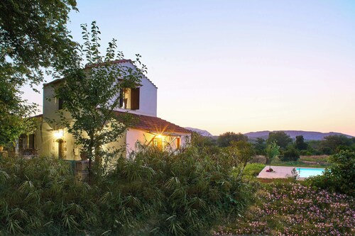 Platanos Stone House I With Shared Pool