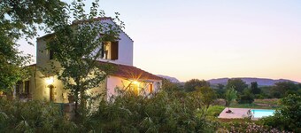 Platanos Stone House I With Shared Pool