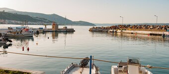 Platanos Stone House I With Shared Pool