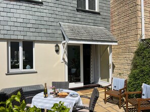 Cottage | Outdoor dining - Breeze Cottage (Falmouth)