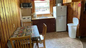 3 Bedroom Log Cabin | Private kitchen