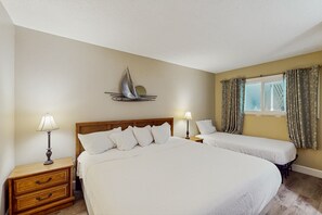 1 bedroom, iron/ironing board, internet, bed sheets