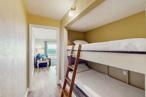 1 chambre, fer et planche à repasser, accès Internet, draps fournis