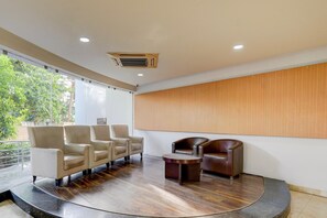 Living room - Poolside Retreat Near Sathyabama Chennai (Chennai)