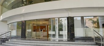 Poolside Retreat Near Sathyabama Chennai
