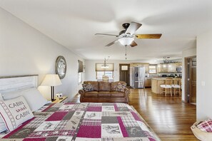 2 habitaciones, tabla de planchar con plancha, internet y ropa de cama