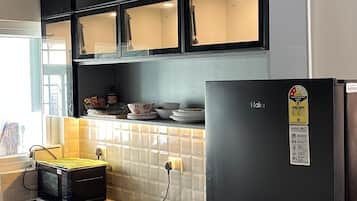 Geladeira, micro-ondas, fogão, cooktop