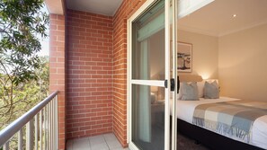 3 bedrooms, desk, iron/ironing board, travel cot - Sunshine Terrace, Bondi Beach Isyd (Bondi)