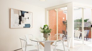 Dining - Sunshine Terrace, Bondi Beach Isyd (Bondi)