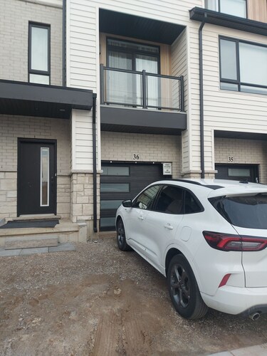 Convenient room for a peaceful stay in Paris