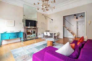 TV - 3bedroom Design Gem in Kensington (London)