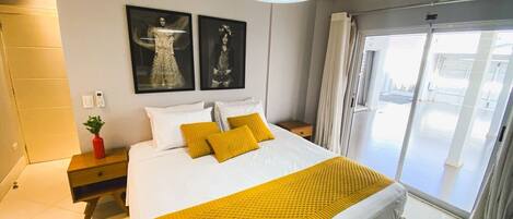 Villa | Laptop workspace, blackout drapes, iron/ironing board, free WiFi