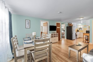 Dining - Sleeps 12, Walk to Beach, Pet Friendly,  Fire Pit & AC (Dennis)