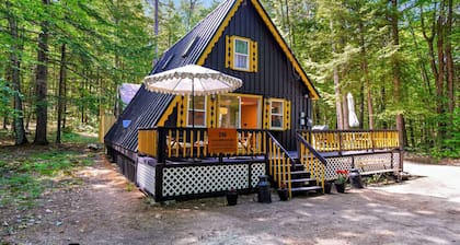 Relaxing A-Frame with Hot Tub and Lake Access