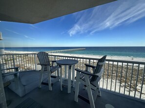Outdoor dining - Gulf Front 3 Bedroom 3 Bath Condo (Navarre)