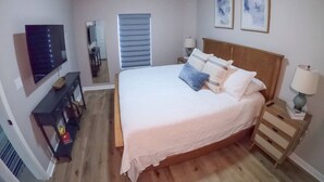 3 bedrooms, iron/ironing board, WiFi (free), bed sheets - Beach Front 3 Bedroom 3 Bath Condo with 3 King Beds (Navarre)