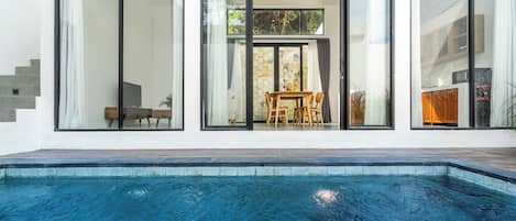 Private pool