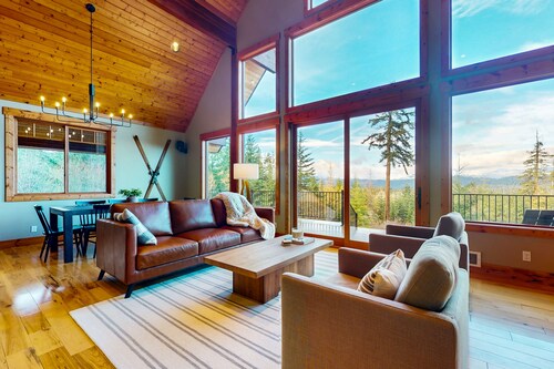 Modern mountain home with two cabins, hot tub & stunning views