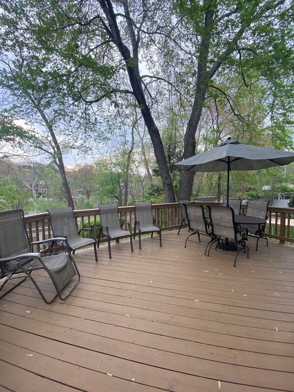 تناول الطعام بالخارج