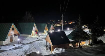 Charming 2-bedroom bungalow in welcoming Žabljak with WiFi