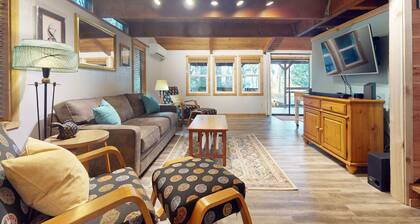 Refurbished cabin with beautiful views of the Hood Canal