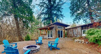Refurbished cabin with beautiful views of the Hood Canal
