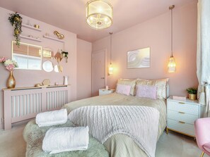 2 soverom, wi-fi (inkludert) og sengetøy