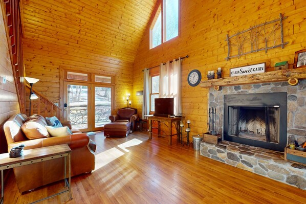 TV, fireplace, DVD player