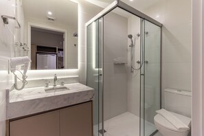 Monolocale Standard (559661) | Bagno | Doccia, set di cortesia gratuito, asciugamani, sapone