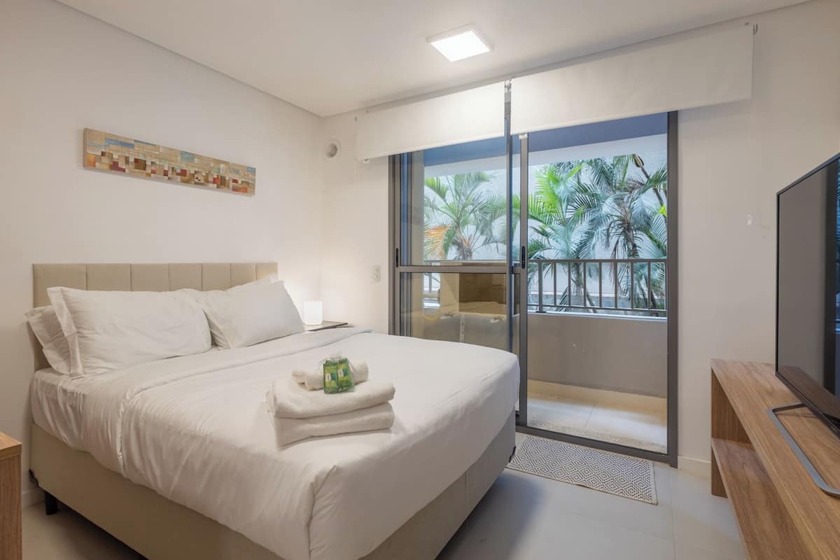1 bedroom, desk, laptop workspace, free WiFi