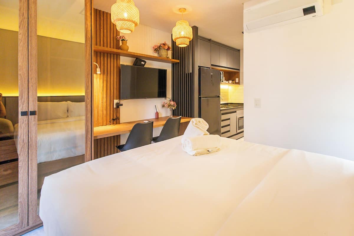 1 bedroom, desk, laptop workspace, free WiFi