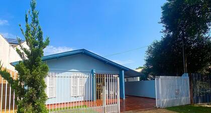 Casa Ampla 1 suite 2quartos churras e AC