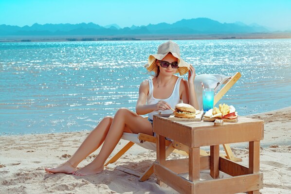 Private beach nearby, free beach shuttle, sun loungers, beach umbrellas - The Kaktus Somabay (Soma Bay)