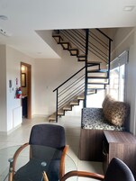 Superior Apart Daire, Deniz Manzaralı (AA5) | Oturma alanı