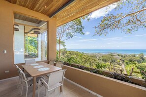 Outdoor dining - Villa Perla De Mar - Ocean Views & walk to beach (Puntarenas Province)