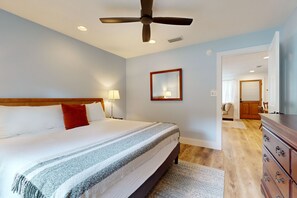 2 bedrooms, iron/ironing board, internet, bed sheets