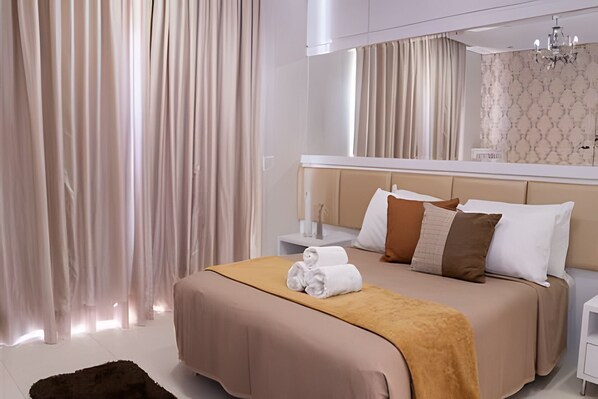 Basic Villa | 3 bedrooms, blackout drapes, iron/ironing board, free WiFi - Sobrado 1 Suite 2 quartos AC 1km Shop JL (Foz do Iguaçu)