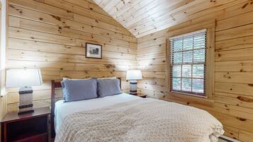 2 bedrooms, iron/ironing board, internet, bed sheets