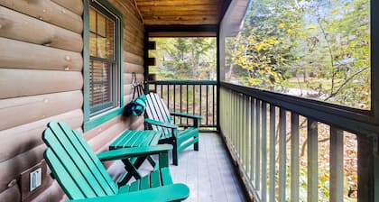 Dog-friendly cabin with firepit, kitchen, AC, & trails for your next escape